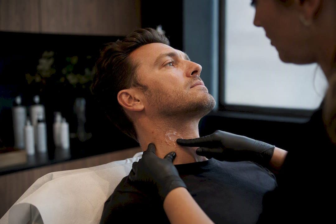 Ingrown hair neck scars in men: what actually works