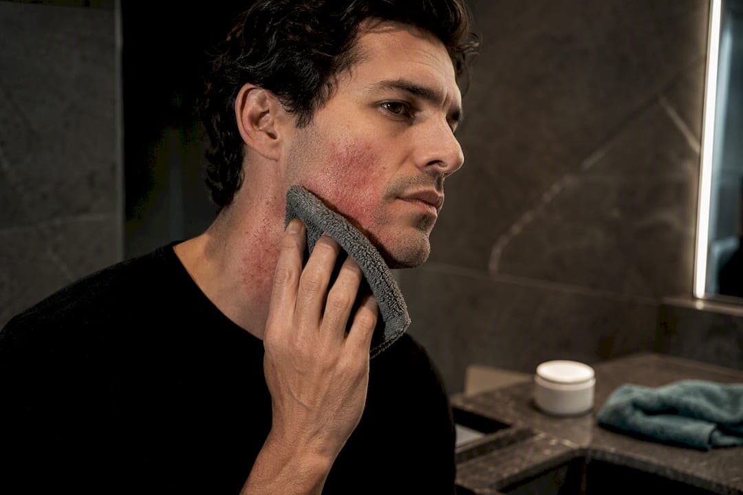 Stop Post Shave Irritation in Men, Calm in Days, Act at 2–4 Weeks